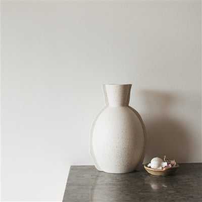 Edge Cream Dot Vase
