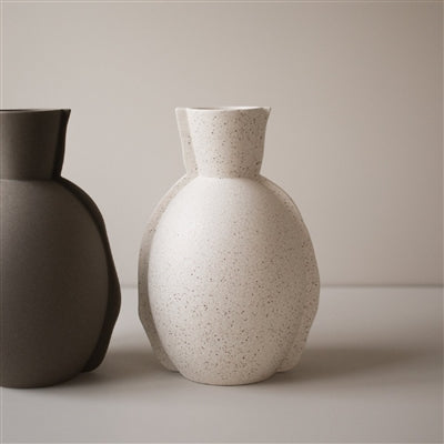 Edge Cream Dot Vase